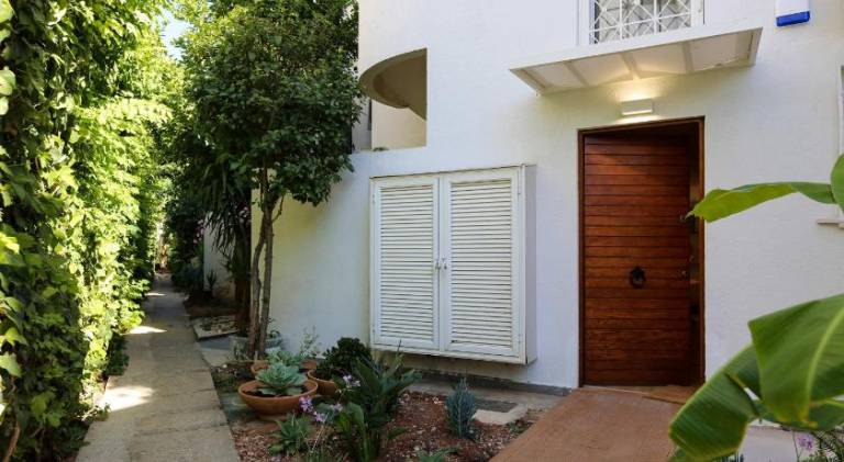 Nice apartment with jacuzzi, yard & patio | Close to the beach | Pet-friendly — photo 4