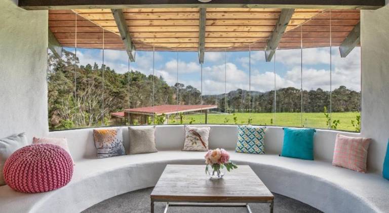 Cozy Family Life Style Villa in Auckland