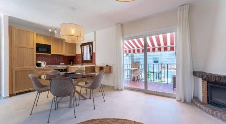 Fully equipped nice vacation home with pool, patio & yard | Pet-friendly — photo 3