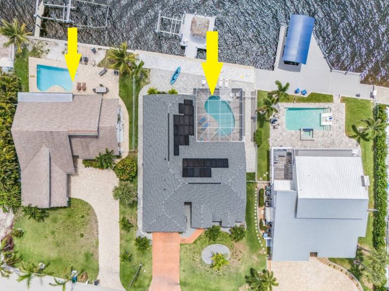 House with BBQ & private pool | Water view — photo 3