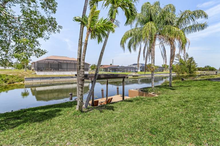 Vacation home with private pool & BBQ — photo 5