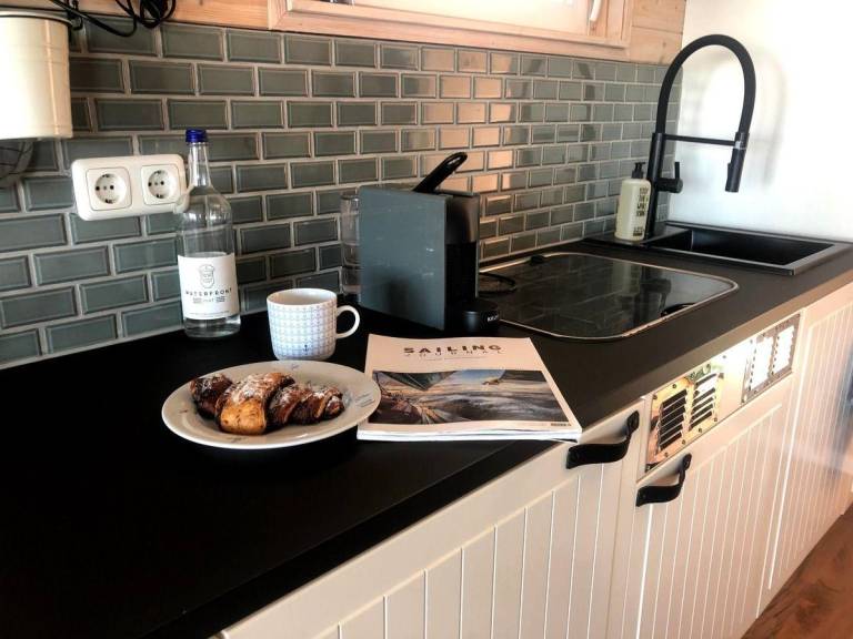 Child-friendly vacation home with terrace | Sea view | Beach nearby | Pets allowed — photo 4