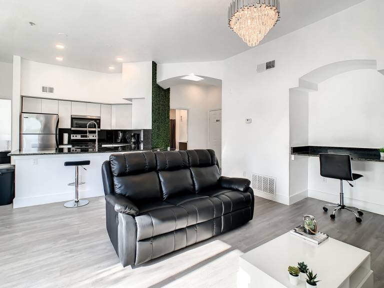 Child-friendly condo with private pool | Pets are welcome — photo 4