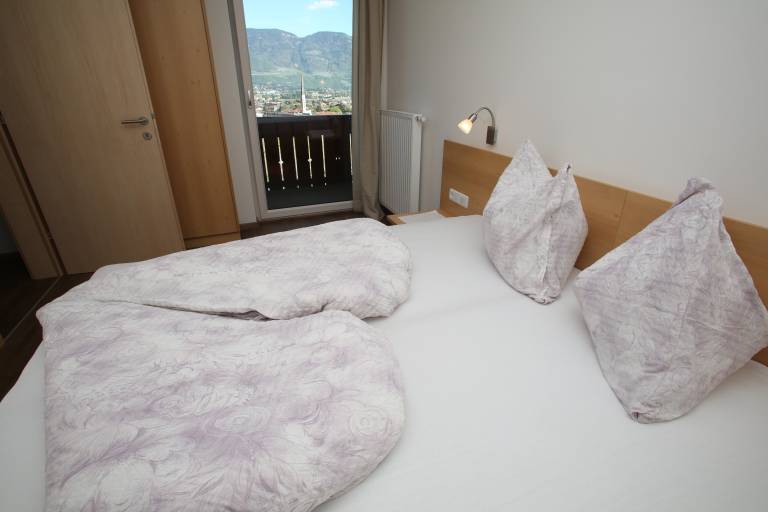 Family-oriented nice rental apartment with pool & garden | City view | Pet-friendly — photo 5