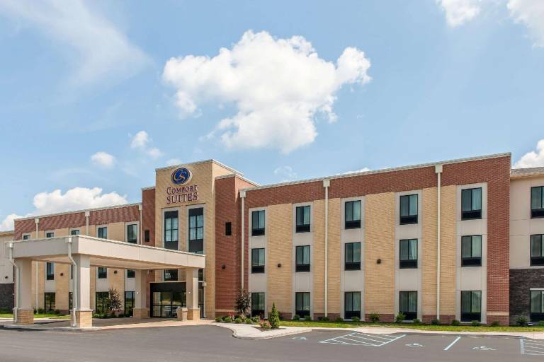 Comfort Suites Rensselaer near Fair Oaks in Rensselaer, IN