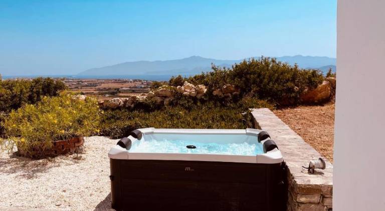 Charming vacation home with garden, patio & jacuzzi | Dogs allowed — photo 3