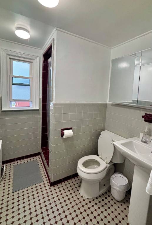 Apartment  Colonial Heights