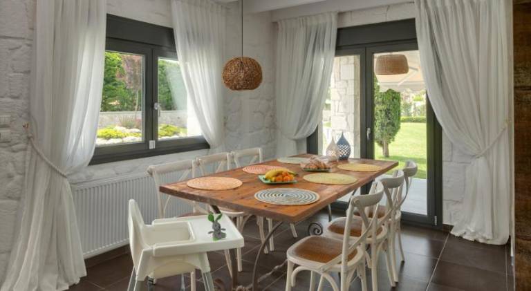 Villa with pool | Pet-friendly — photo 3