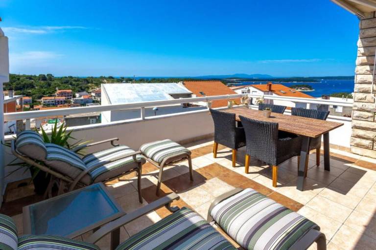 Holiday apartment with terrace | Panoramic view — photo 3