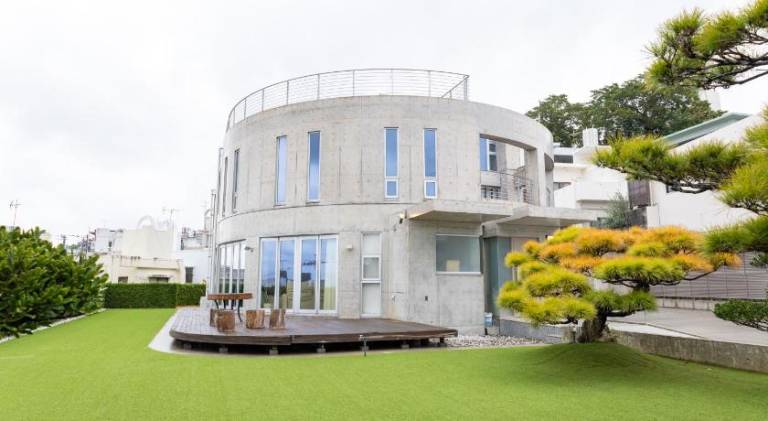 376 m&sup2; Villa