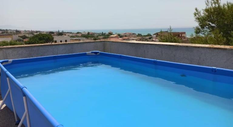 Apartment with pool — photo 5