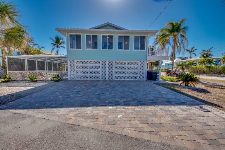 280 Ostego - Pet Friendly Pool Home by the Beach & Times Square! — photo 2