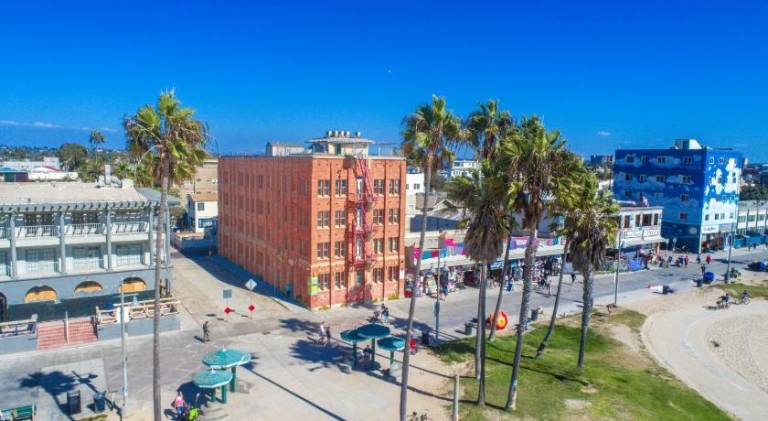 Venice Breeze Suites — photo 4