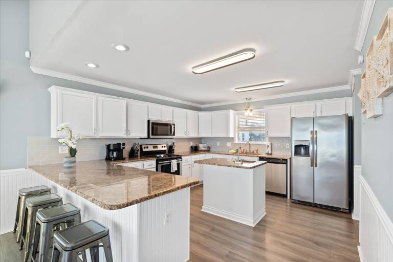 Easy Breezy - 2624 Bridgeview — photo 3