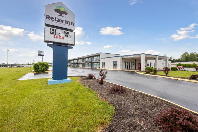 Relax inn by OYO Greeneville Near Hwy US-321 in Greeneville, TN