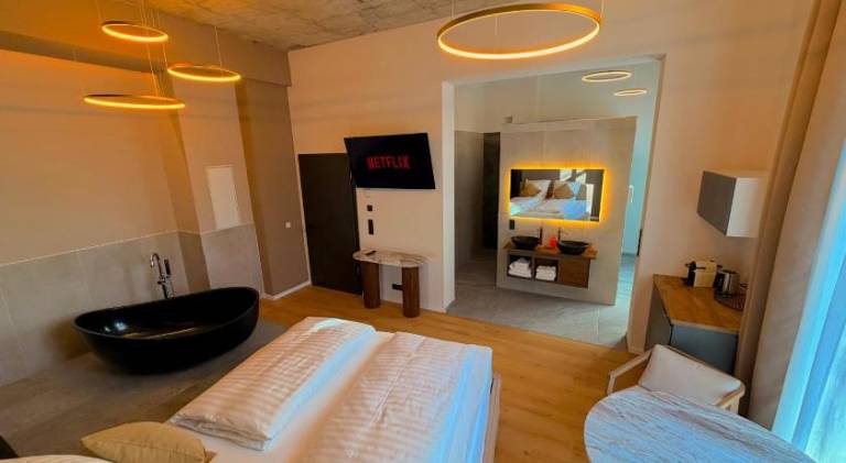 Villa with hot tub & sauna | Pets are welcome in Bochum