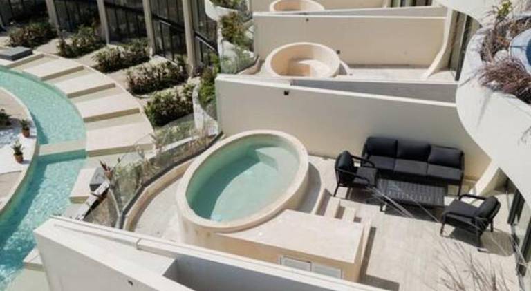 Villa with pool — photo 3