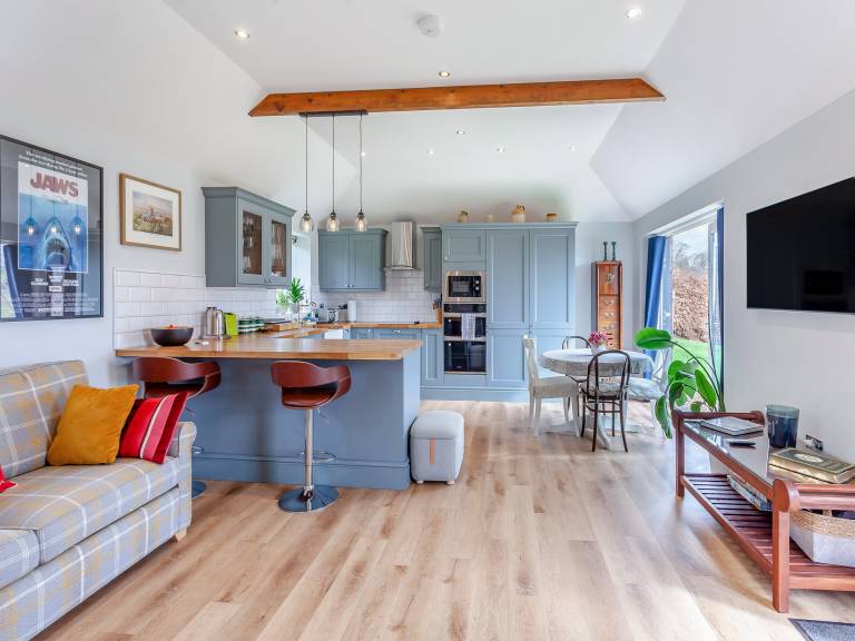 Children-friendly lovely cottage with barbecue, terrace & garden | River view | Pet-friendly — photo 2