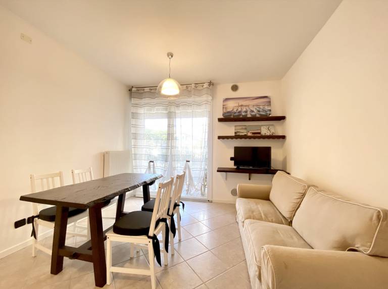 Holiday apartment with yard — photo 4