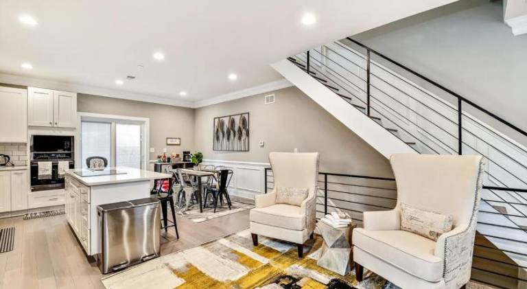 Exceptional Downtown Townhome with Roof Deck -4Bedroom & 3Baths — photo 3