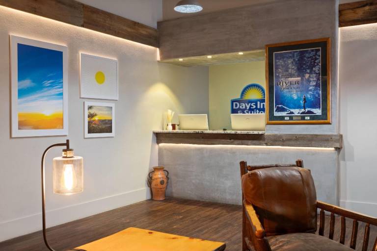 Days Inn and Suites by Wyndham Downtown Missoula-University — photo 4