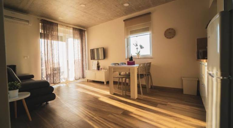 Rental apartment with garden & pool — photo 2
