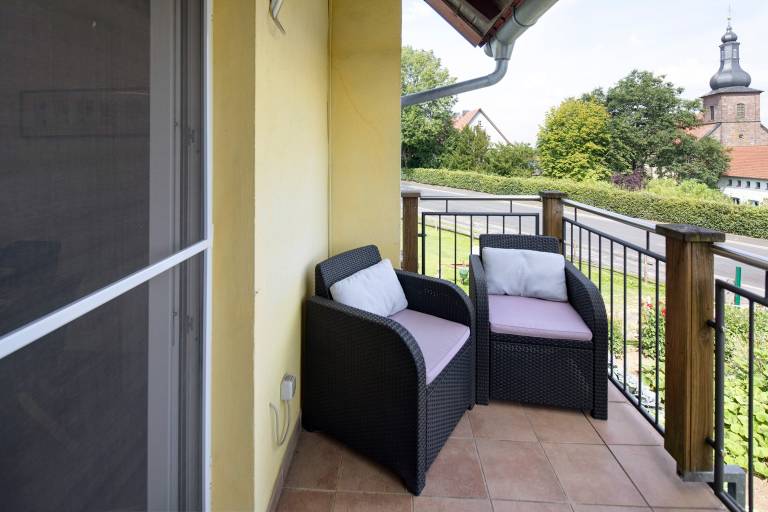 Rental apartment with fast internet, patio & yard | Garden view — photo 4