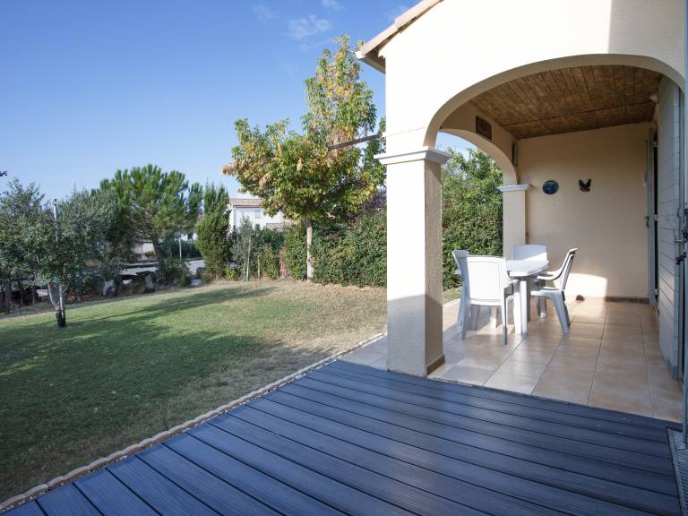 Villa with patio, pool & garden — photo 3