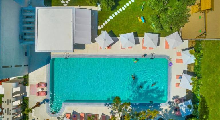 Cocoοns Suites & Villas Fourka in Kassandra