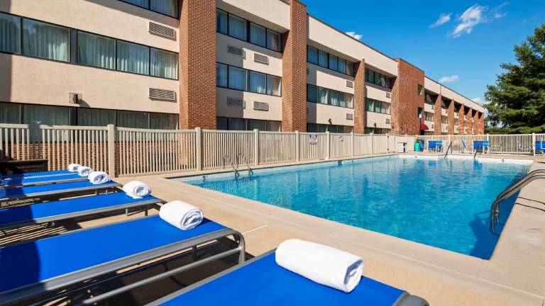 Best Western Plus Reading Inn & Suites — photo 2