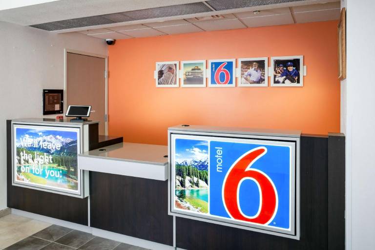 Motel 6 Anchorage, AK - Midtown — photo 4