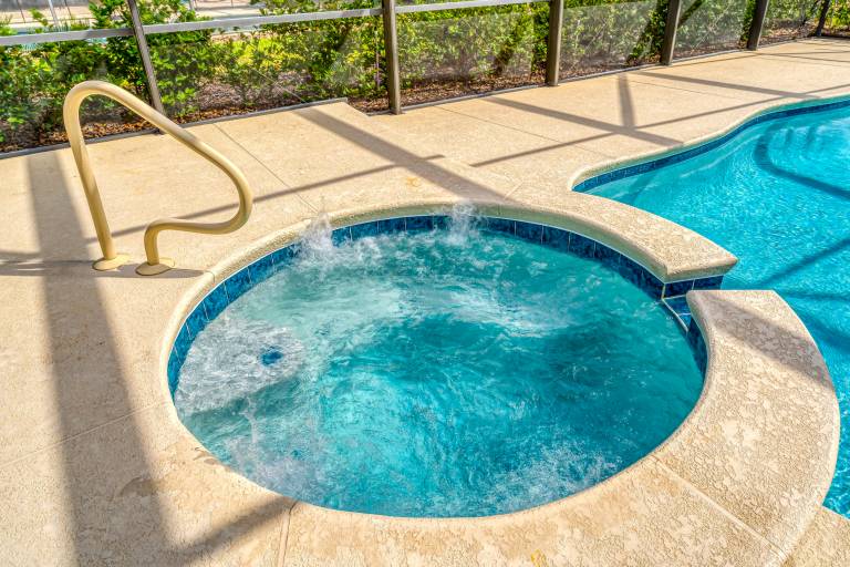 Family-friendly vacation home with jacuzzi & private pool | Pets are welcome — photo 4