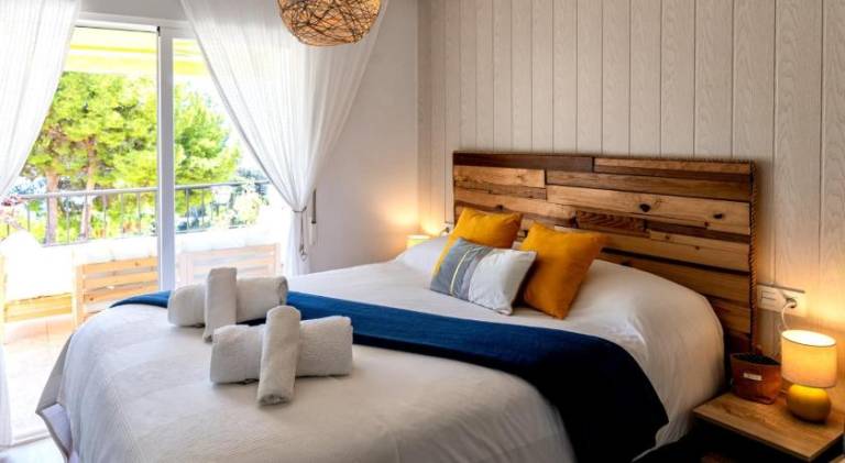 Fully equipped pleasant rental apartment with pool | Next to the beach | Pets are welcome in Almunecar