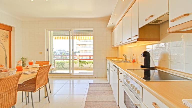 Rental apartment with patio, garden & pool — photo 4