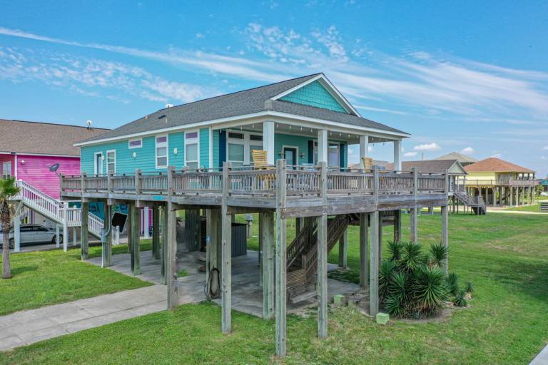 Nice vacation home with barbeque | Beach view | Dogs allowed in Bolivar, TX