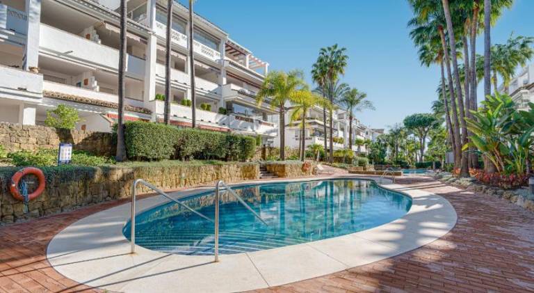 Las Canas Beach - Marbella Golden Mile by Finest Rentals — photo 3