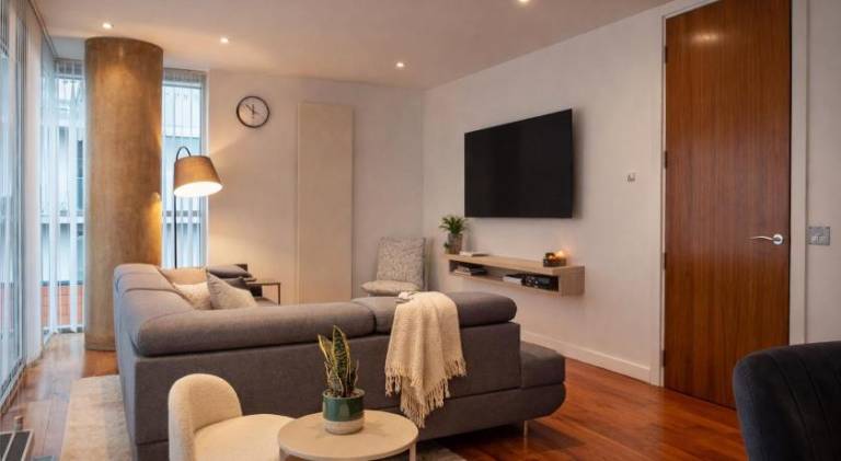 Holiday apartment | Next to Manchester Town Hall — photo 2