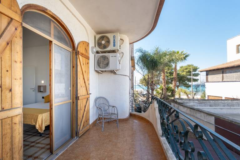 Holiday Home 'Villa Gaudì - Milà' with Private Terrace, Wi-Fi and Air Conditioning — photo 2
