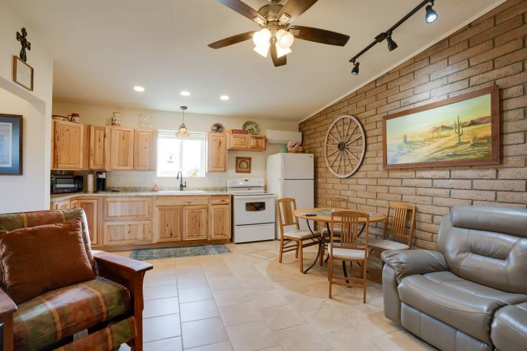 Horse Ranch Hideaway! Wickenburg Equestrian Casita — photo 2