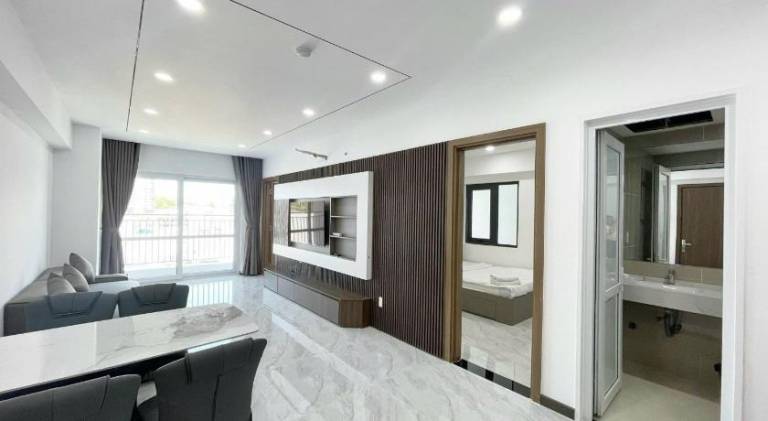 Rental apartment with terrace, pool & yard — photo 2