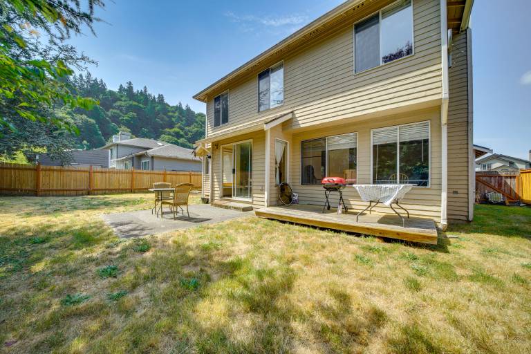 Walk to Hiking Trails: Renton Home w/ Fenced Yard! — photo 2