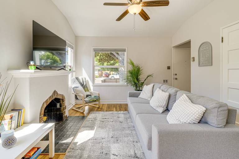 Walk to Dtwn San Jose & SJSU Charming Cozy Gem