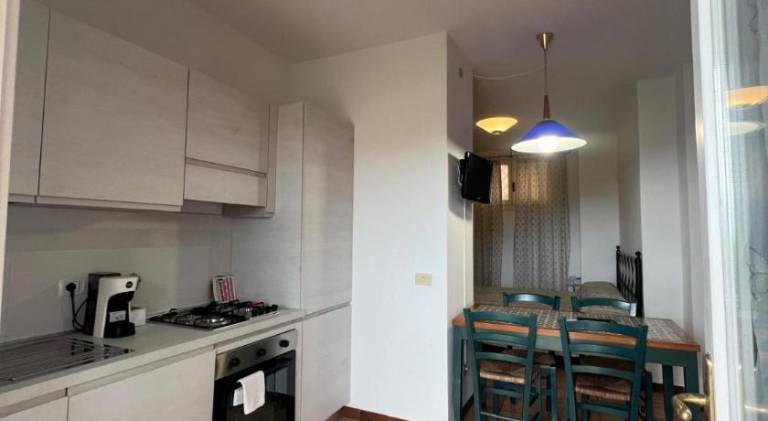Serviced apartment with pool, patio & grill — photo 5