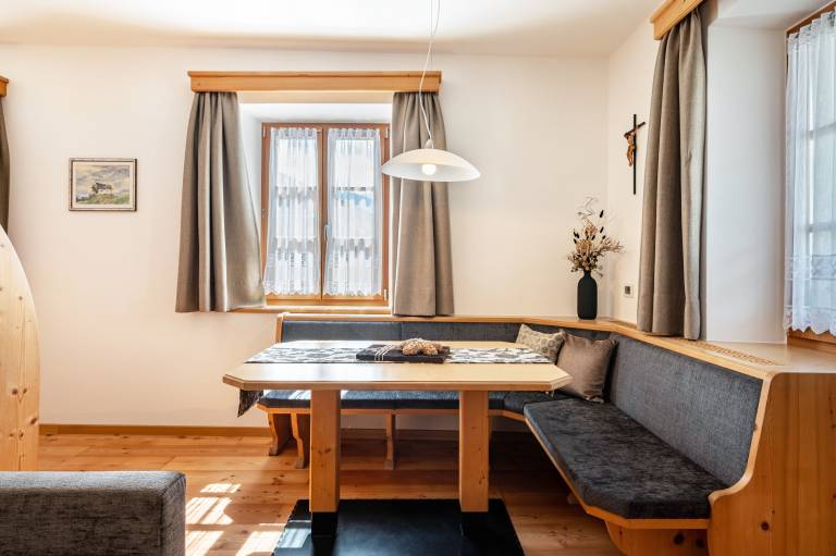 Apartment "Schreiberhof Panorama" with Mountain View, Shared Garden & Wi-Fi in Villandro