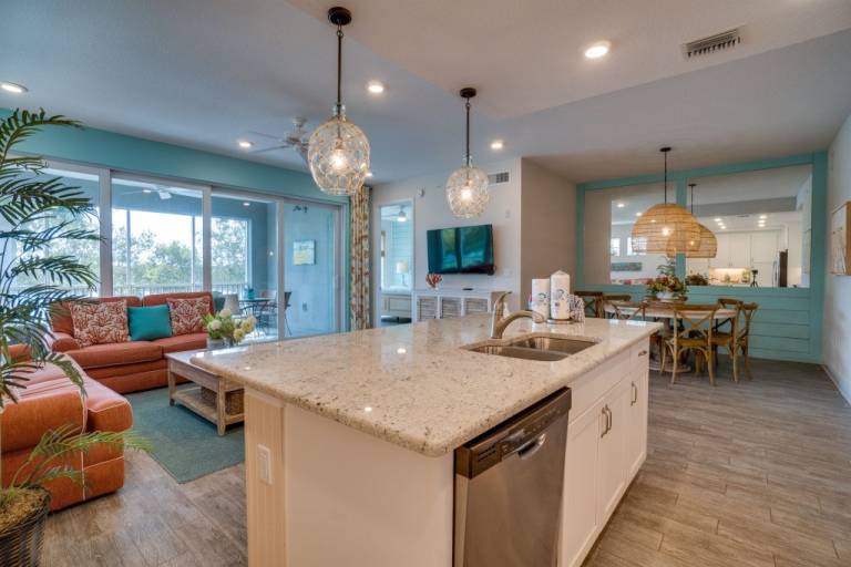 Condo with barbeque & private pool | Water view in Bra