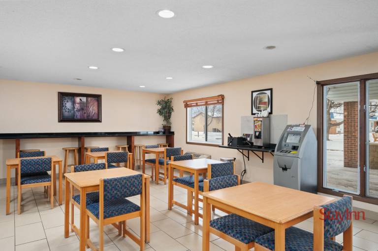 StayInn Grand Forks — photo 2