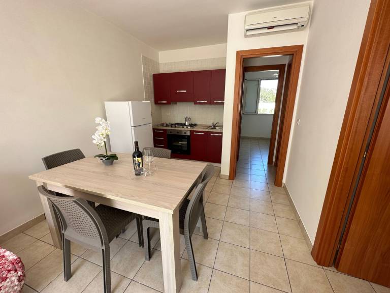 Rental apartment with patio — photo 3