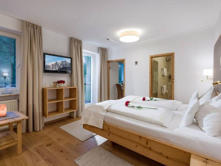 Serviced apartment with pool, sauna & garden | Pets allowed — photo 2