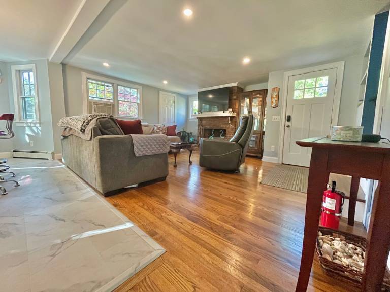 "Seaquester" Cottage: Your Charming Dog-Friendly Brewster Escape – Golf and Beaches Minutes Away! — photo 4