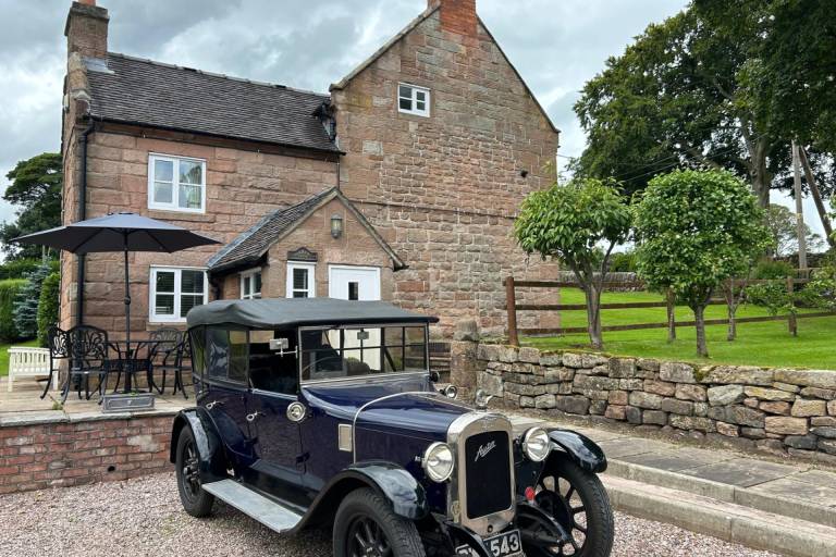 Beautiful 3 Bed Farmhouse Polar Bears Chatsworth